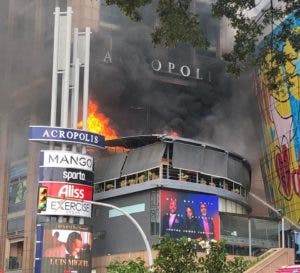 Acrópolis Center informa solo un establecimiento fue afectado por incendio