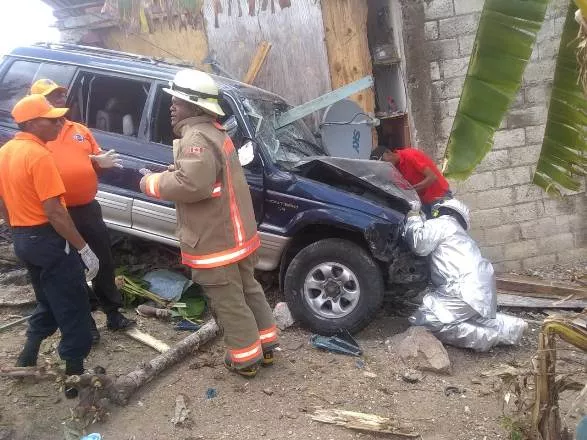 Accidente deja tres muertos y tres heridos en carretera Seibo-Miches