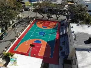 Alcalde de Jarabacoa inaugura cancha municipal