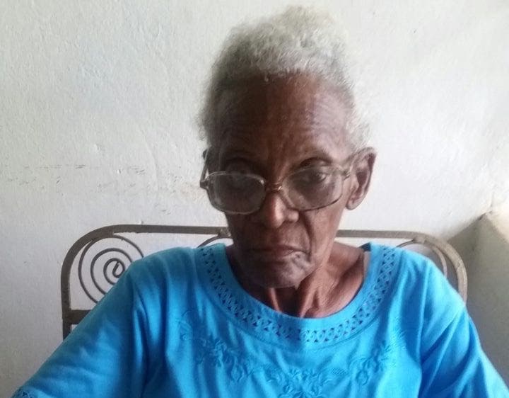 Familiares reportan desaparición de señora en Los Mina