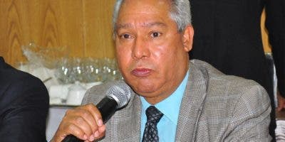 Isidoro Santana cree necesaria una reforma fiscal; dice es clave un aumento de la presión tributaria