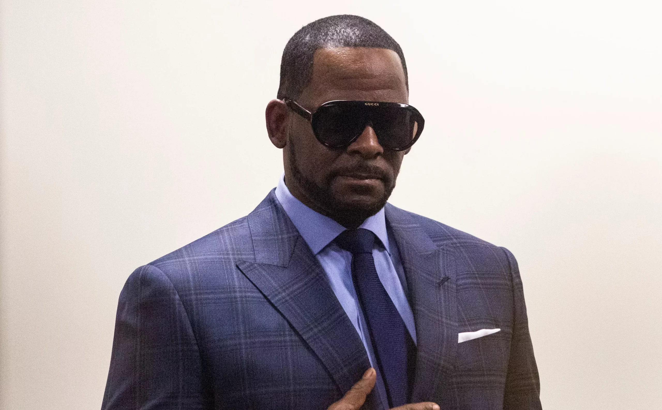 El cantante R Kelly ingresa en prisión por no pagar la manutención de un hijo