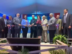 Presidente Medina entrega remodelada la Maternidad La Altagracia