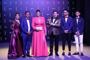 Show de Raymond y Miguel y  Pégate y Gana con el Pachá  ganan en Premios Soberano