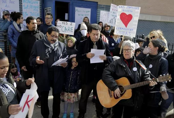 Escuelas en Nueva York rechazan presencia de agentes de inmigración