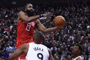 James Harden ya se ha convertido en el nuevo Anthony Davis de la NBA