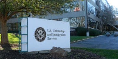 Servicio de inmigración prevé mover a EEUU trabajo de sus oficinas en el exterior