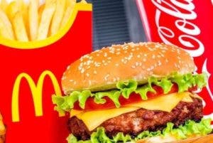 Llama al 911 por un McDonald’s y policía se lo lleva