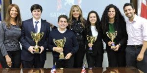 El tercer torneo de debates del Saint George School