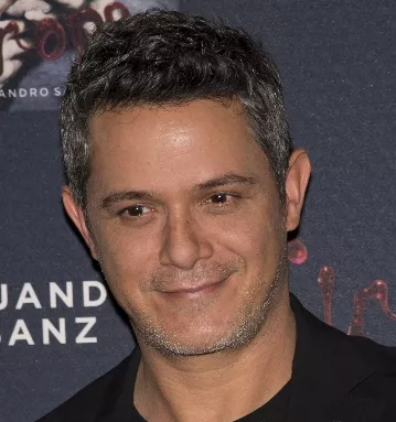 Alejandro Sanz se recupera de neumonía