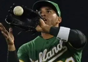 Ramón   Laureano con gran jugada salvó otro  juego sin hit