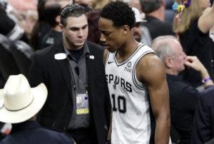 La NBA multa con $25,000 a DeRozan