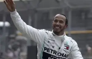 Hamilton sigue ruta triunfal en Shanghái