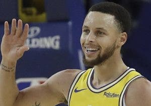 Lentes ayudan a Stephen Curry a mejorar los  lances de 3