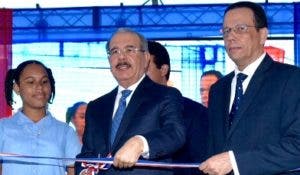 Presidente Danilo Medina entrega dos centros educativos en Boca Chica