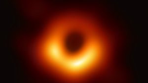 Así es la primera foto de un agujero negro capturada por el Event Horizon Telescope: «Un absoluto monstruo»