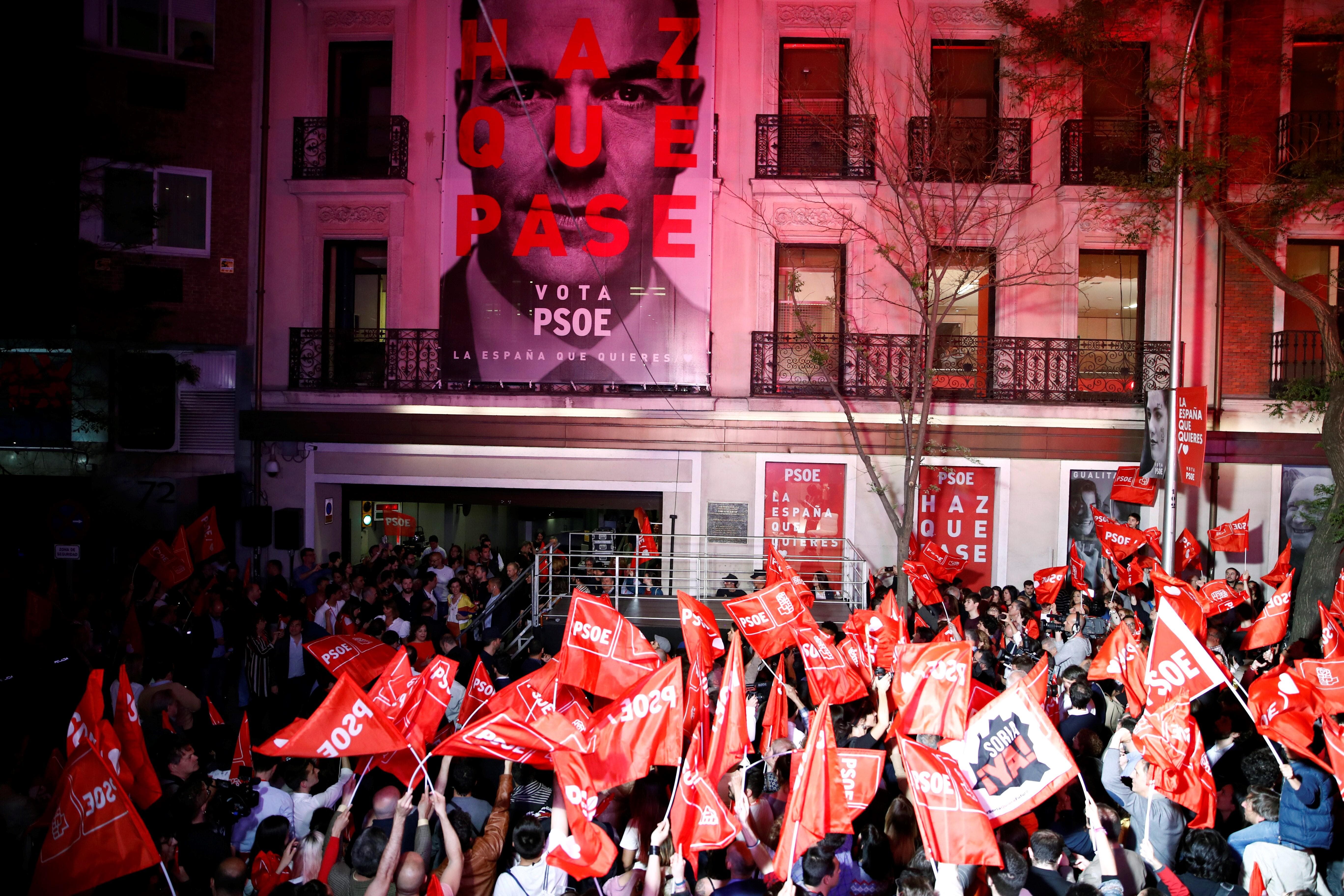El PSOE gana las elecciones en España pero necesitará pactar para gobernar