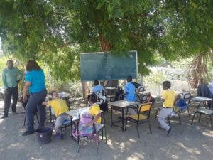 Alumnos de la escuela Salomé Ureña en el paraje La Grúa, en Imbert, Puerto Plata.