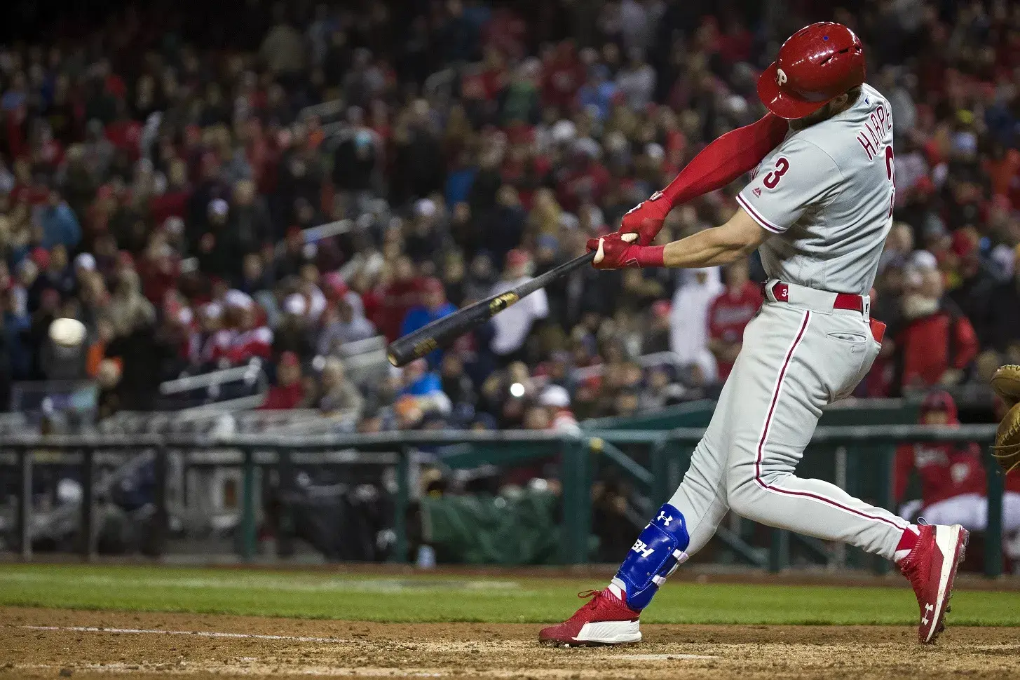 Harper pega jonrón en la victoria de Los Phillies 8-2 sobre Los Nacionales