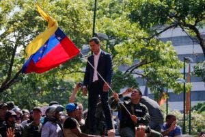 Juan Guaidó acude este martes a una concentración con simpatizantes en el bastión opositor caraqueño de Altamira.