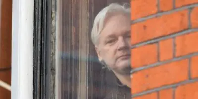 Parlamentarios australianos y británicos piden liberación de Julian Assange