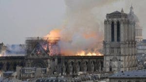 Notre Dame: lo que se sabe del devastador incendio que causó graves daños a la catedral de París