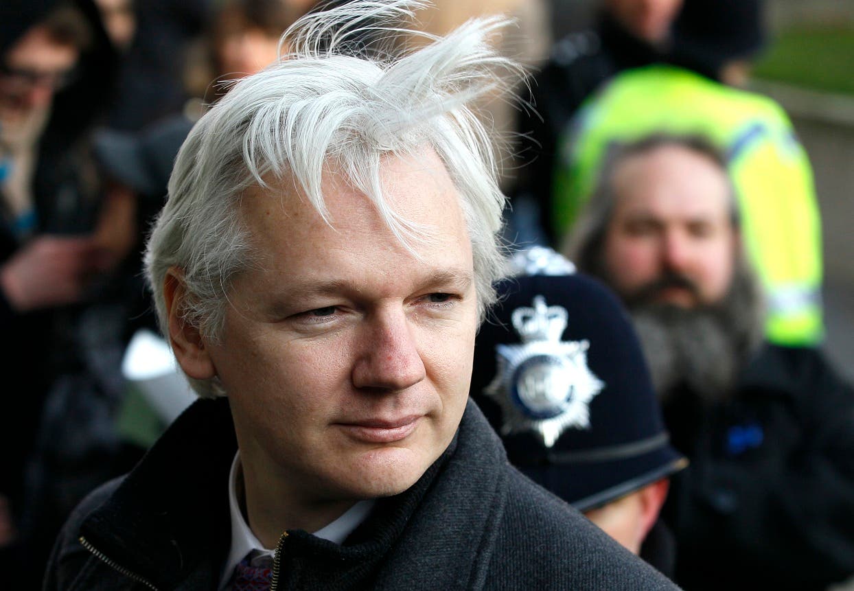 El padre de Assange pide a Nueva Zelanda asilo para su hijo
