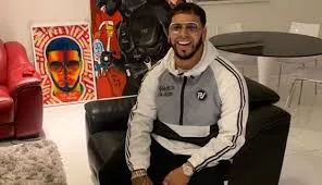 Anuel AA y Karol G van al  Quisqueya