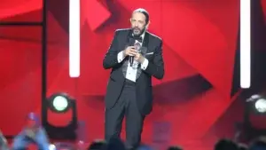 Juan Luis Guerra recibe el Premio Billboard a la Trayectoria Artística