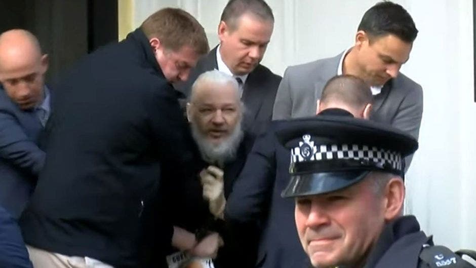Julian Assange: arrestan al fundador de WikiLeaks en la embajada de Ecuador en Reino Unido