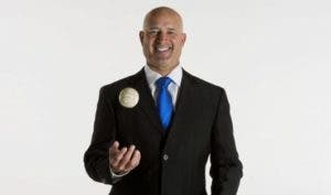 Manny Acta, vicepresidente de operaciones de las Estrellas Orientales