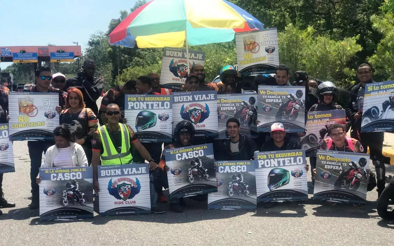 Club de motociclistas inicia campaña de concientización  sobre uso casco protector