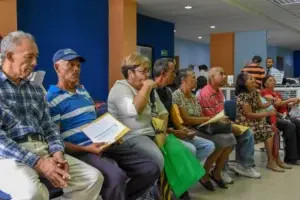 Aportes de los pensionados y jubilados al Seguro Familiar de Salud se reducirá a 3.2%