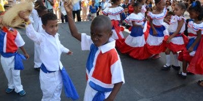 Ministerio de Educación exhibe avances e innovaciones de la escuela en la Feria del Libro 2019