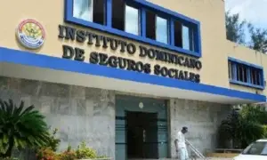 Comisión bicameral avanza en estudio proyecto de ley que dispone disolución del IDSS