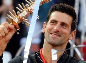 Novak Djokovic se alza con Abierto de Madrid