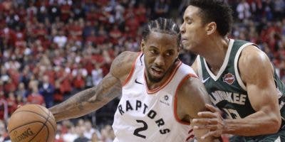 Kawhi Leonard mantiene su silencio