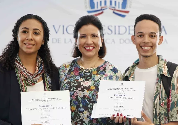 Margarita premia fotografías sobre valores