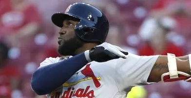 Marcell Ozuna bateó  el jonrón 16 y un H1