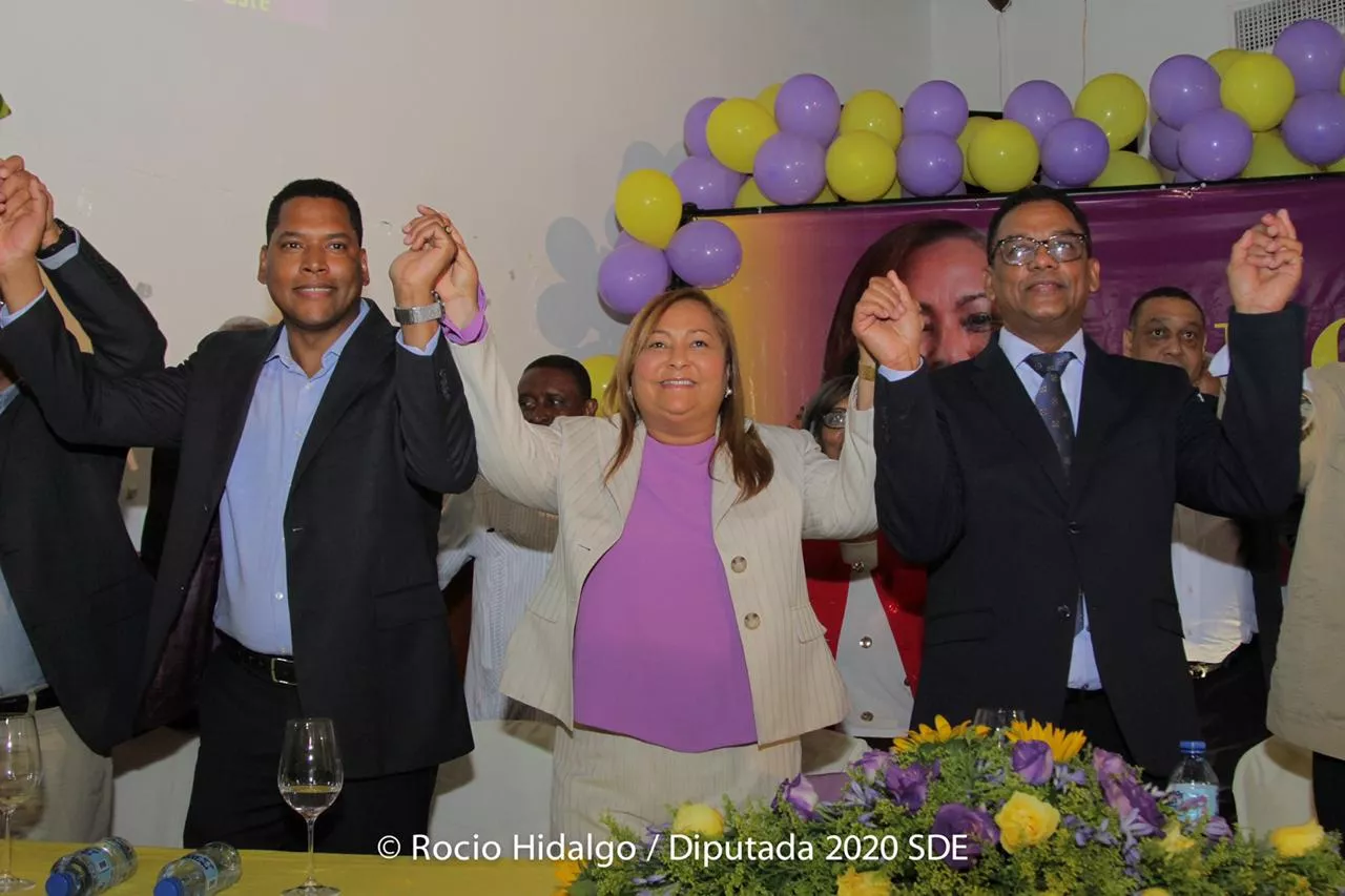 Rocío Hidalgo lanza precandidatura a la diputación en SDE 