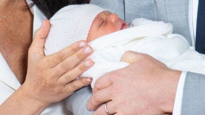Meghan Markle, Harry y el nuevo bebé real: la primera foto del primer hijo de los duques de Sussex