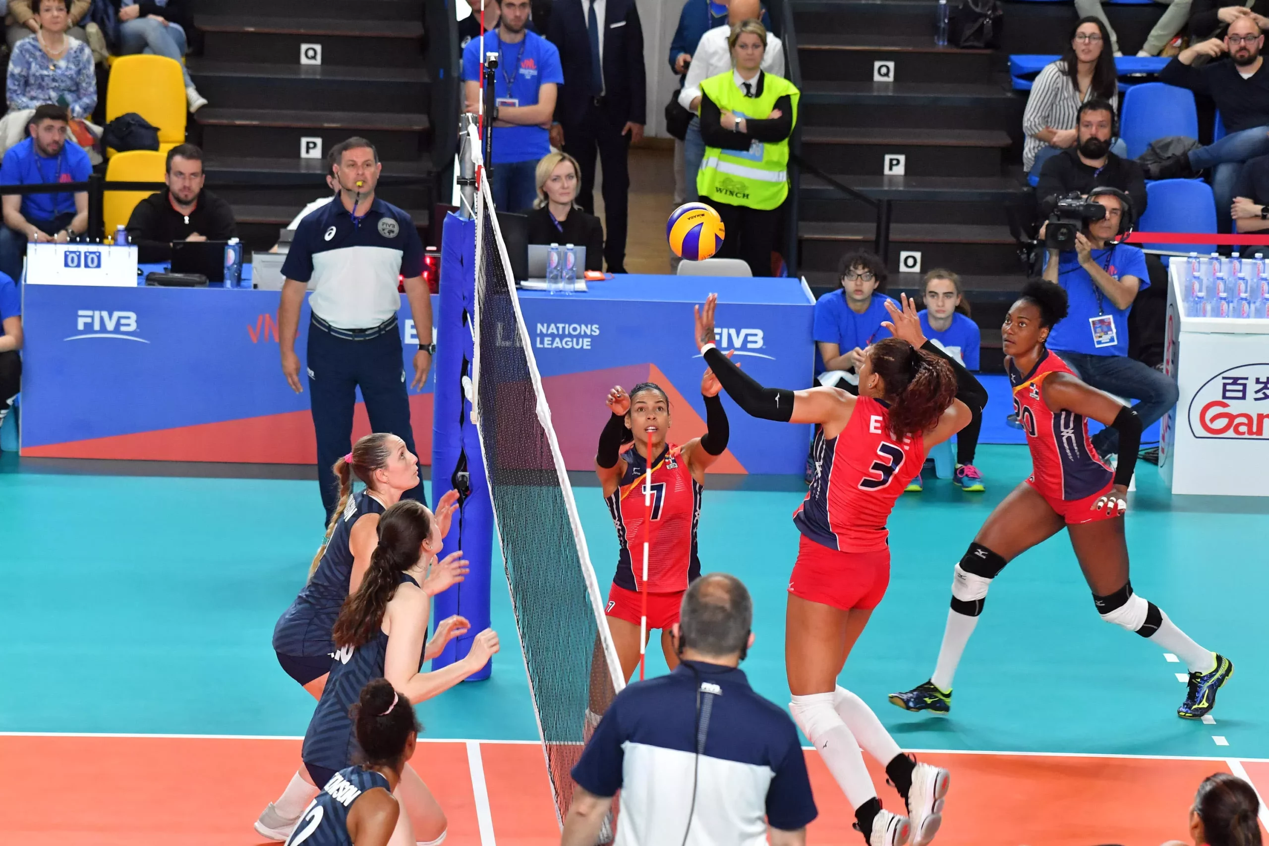 Las Reinas del Caribe derrotan 3-2 al equipo de Estados Unidos