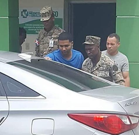 Marlon Martínez es llevado a centro de salud aquejado de «fuerte dolor»