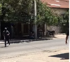 Manifestantes con armas largas y encapuchados se enfrentan a la Policía en Navarrete