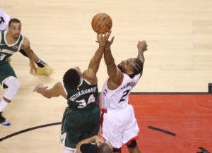 Los Raptors derrotaron 118-112 en dos prorrogas a los Bucks