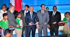 Presidente Danilo Medina entrega 3 centros educativos  en El Seibo