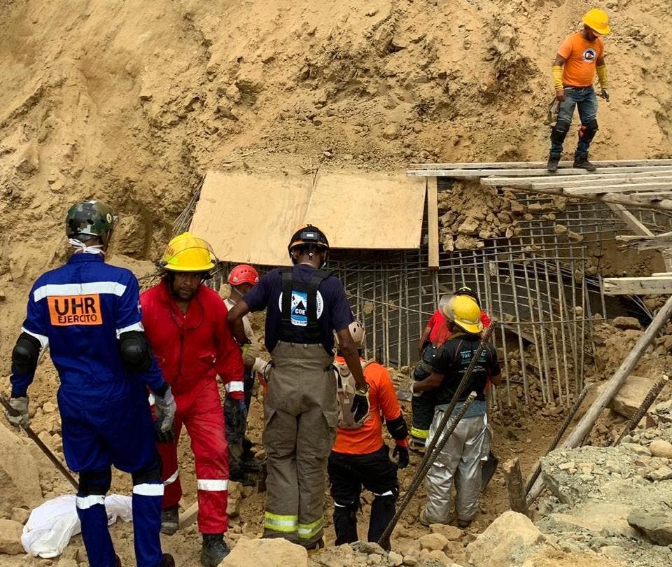 Recuperan quinta víctima de derrumbe en  construcción en Santiago
