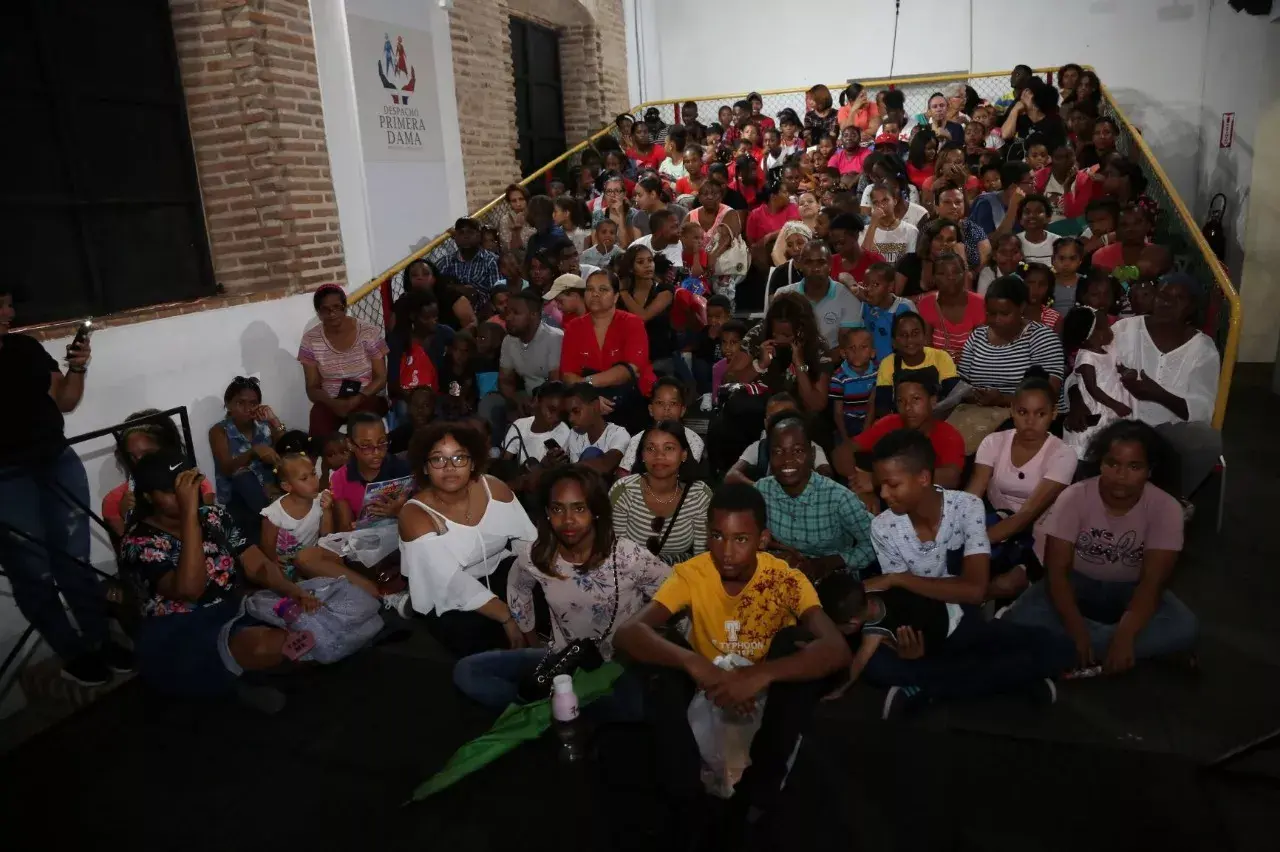 En Feria del Libro estand del Despacho Primera Dama recibe a más de 20 mil visitantes