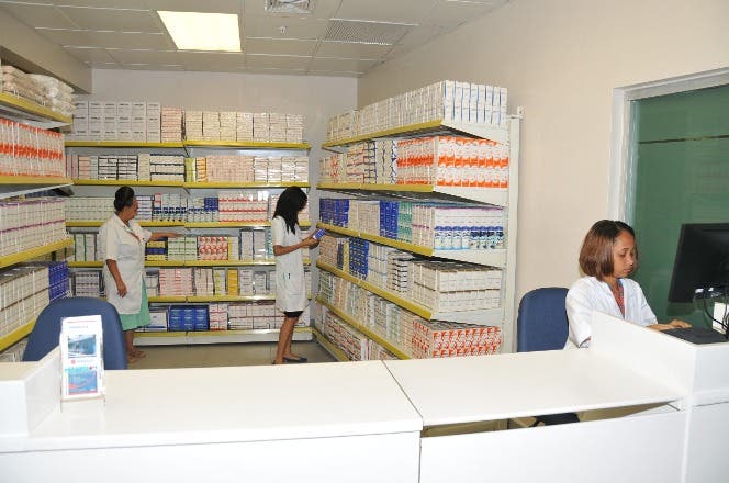 Promese/Cal aumenta un 26% al salario de encargadas farmacias del pueblo