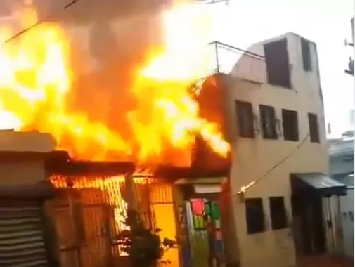 Mujer de 81 años y su bisnieto mueren en incendio en sector San Carlos